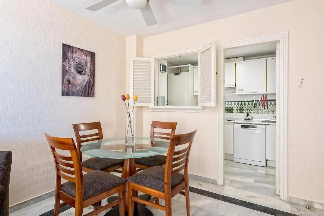 פואנגירולה Costa Del Sol Beach Apartment